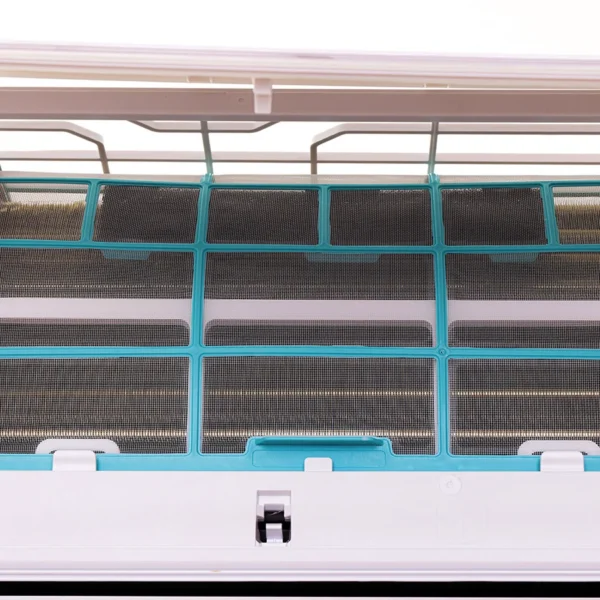 detail na vnútro klimatizácie VIVAX ACP-18CH50AEHI R32 5,5kW v zlatej farbe